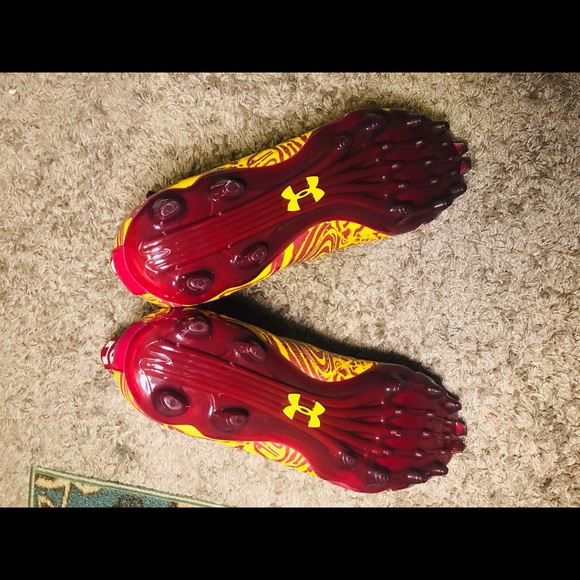 Under amour cleats - Picture 4 of 5